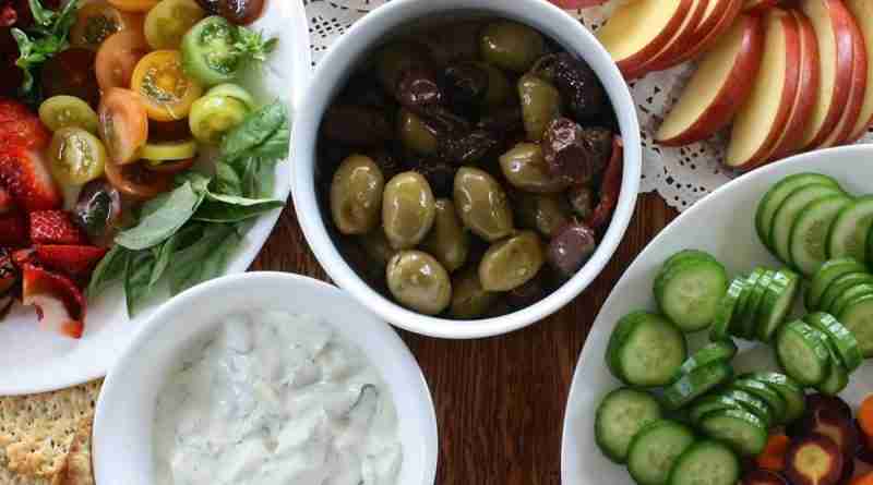 Image of health table of healthy foods by Aline Ponce from Pixabay