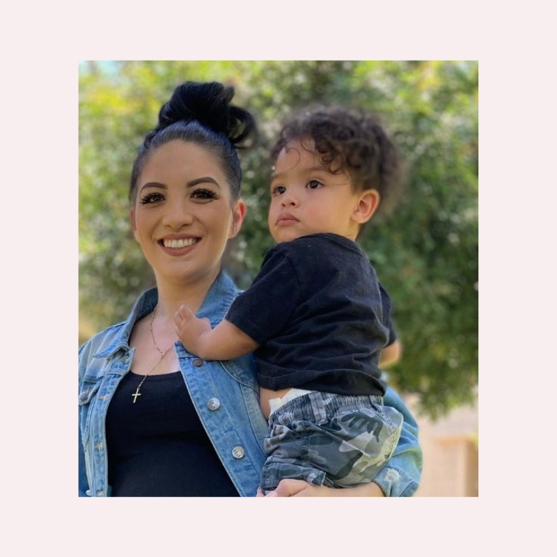 Homeless-Mom-1 - Resilient Stories A photo of Evelyn and one of her children.